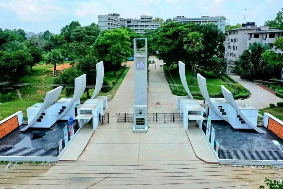 কুমিল্লা বিশ্ববিদ্যালয়ে আবারও নিষিদ্ধ রাজনৈতিক কার্যক্রম, প্রশাসনের সতর্কবার্তা